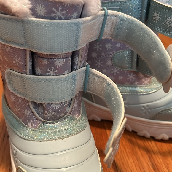 Disney Frozen II • light up winter boots with faux fur lining Size 9 - Picture 7 of 12